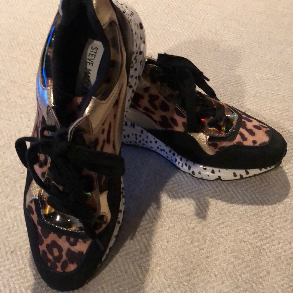 Women’s sneakers